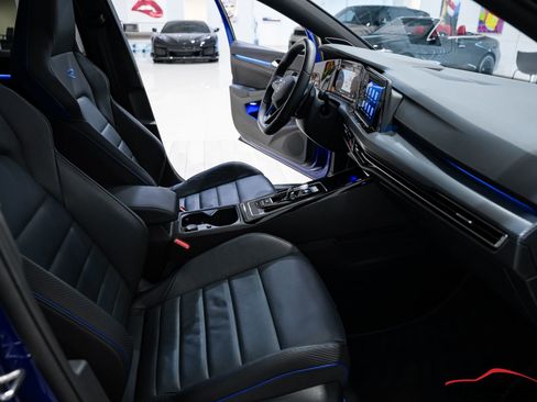 Used 2024 Volkswagen Golf R 4-Door AWD/4WD image 46