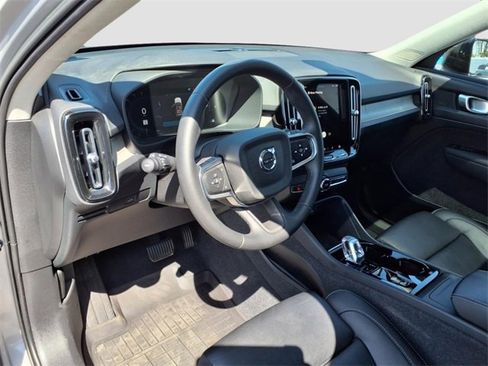 Used 2023 Volvo XC40 B5 Plus w/ Protection Package Premier image 19