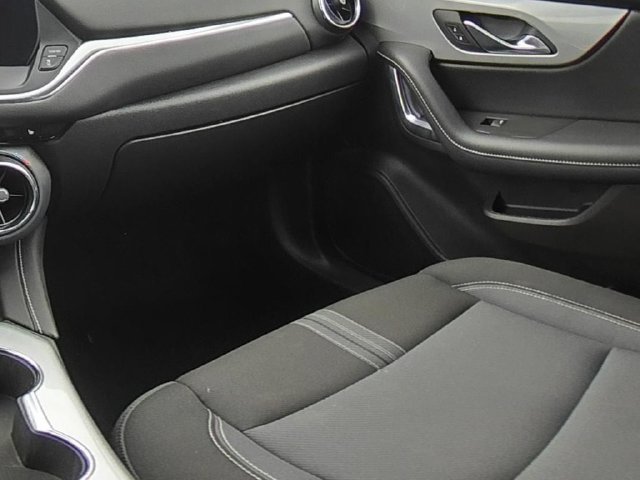Used 2024 Chevrolet Blazer LT w/ Convenience Package FWD image 27