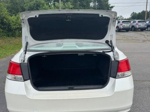 Used 2014 Subaru Legacy 2.5i Premium AWD/4WD image 18