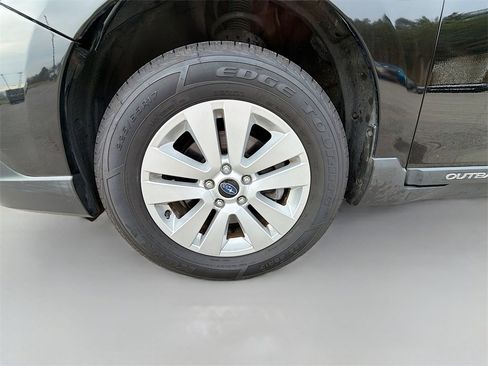 Used 2018 Subaru Outback 2.5i Premium image 31