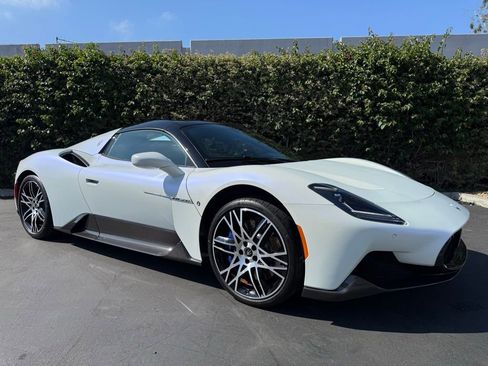 New 2023 Maserati MC20 Spyder image 2