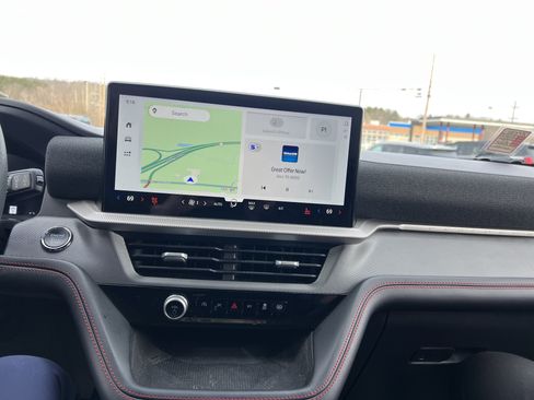 Used 2025 Ford Explorer ST-Line w/ ST-Line Street Pack image 24