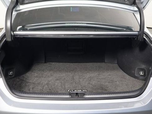 Certified 2023 Lexus ES 300h w/ Premium Package image 13