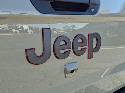 Used 2022 Jeep Gladiator Rubicon w/ LED Lighting Group image 29