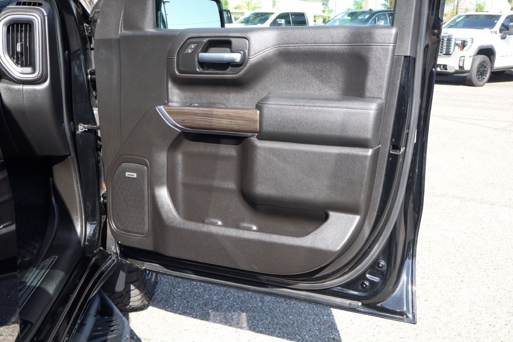 Used 2020 Chevrolet Silverado 1500 LT Trail Boss w/ Midnight Edition AWD/4WD image 48