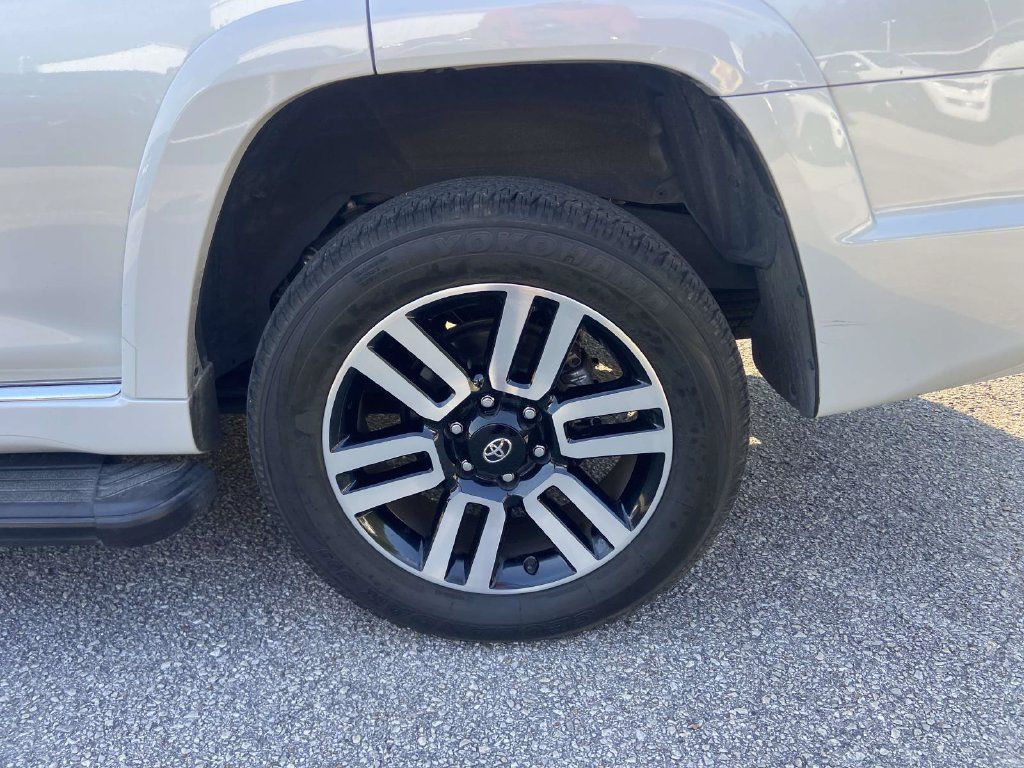 Used 2024 Toyota 4Runner Limited AWD/4WD image 10