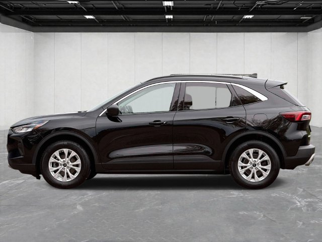 Used 2024 Ford Escape Active w/ Tech Pack #1 AWD/4WD image 2