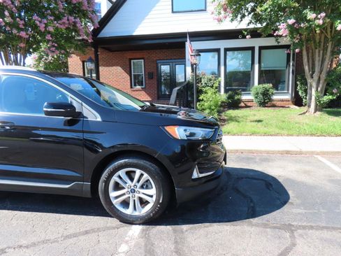 Used 2020 Ford Edge SEL AWD/4WD image 10