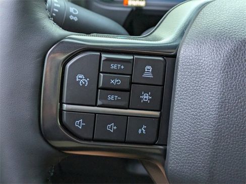 Used 2025 Ford F350 Platinum w/ FX4 Off-Road Package image 25