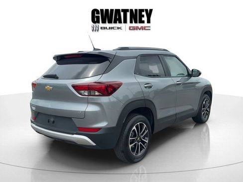 Used 2025 Chevrolet TrailBlazer LT FWD image 5