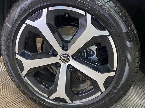 New 2026 Volkswagen Tiguan SE image 9