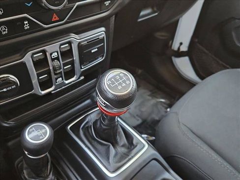 Used 2018 Jeep Wrangler Unlimited Sport S AWD/4WD image 12