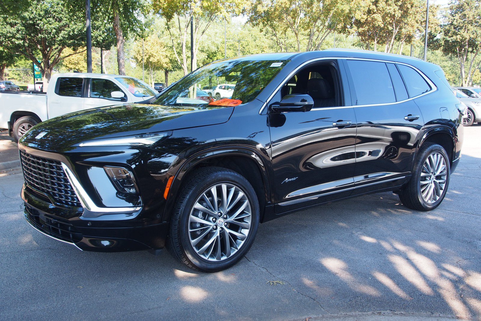 Used 2026 Buick Enclave Avenir w/ Super Cruise Package AWD/4WD image 3