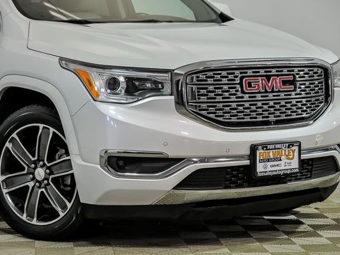 Used 2018 GMC Acadia Denali w/ Technology Package AWD/4WD image 2