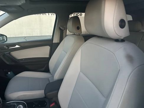 Used 2019 Volkswagen Tiguan SE w/ Panoramic Sunroof Package AWD/4WD image 8