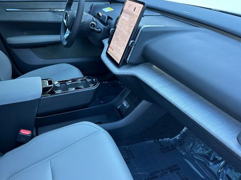 New 2025 Volvo EX30 Plus AWD/4WD image 12