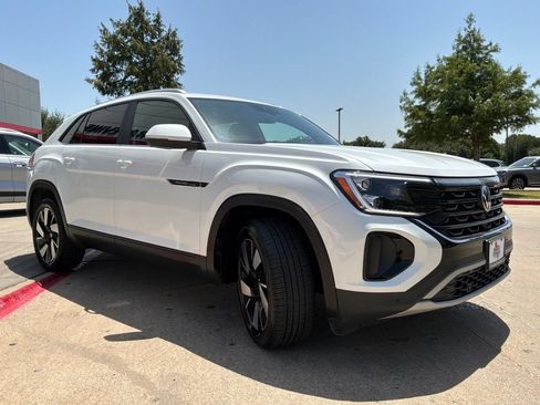 Used 2026 Volkswagen Atlas Cross Sport SE FWD image 4