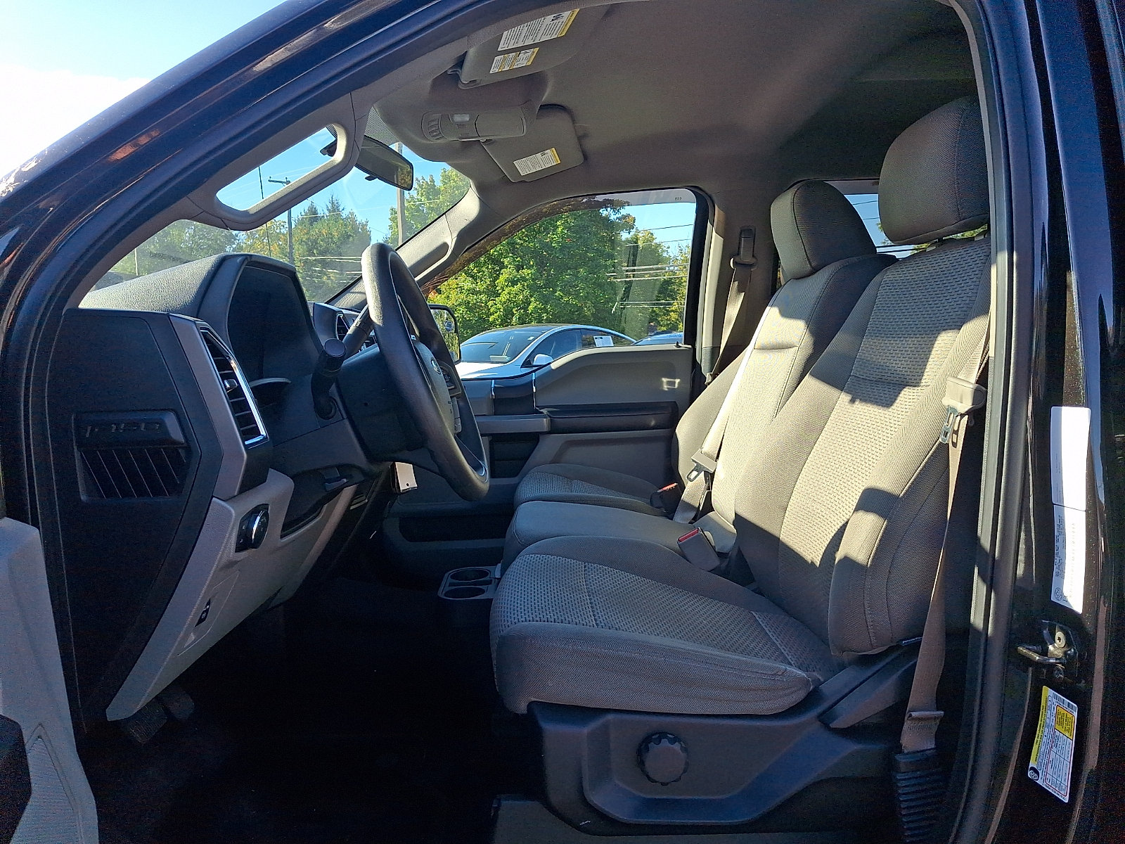 Used 2015 Ford F150 XLT AWD/4WD image 13