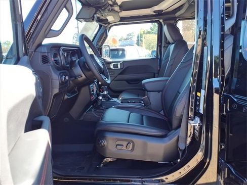 New 2025 Jeep Gladiator Rubicon image 15