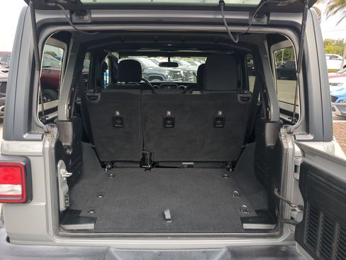 Used 2018 Jeep Wrangler Unlimited Sport S image 13