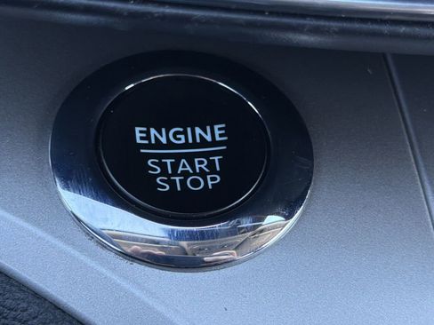 Used 2023 Ford Explorer XLT w/ Equipment Group 202A image 8