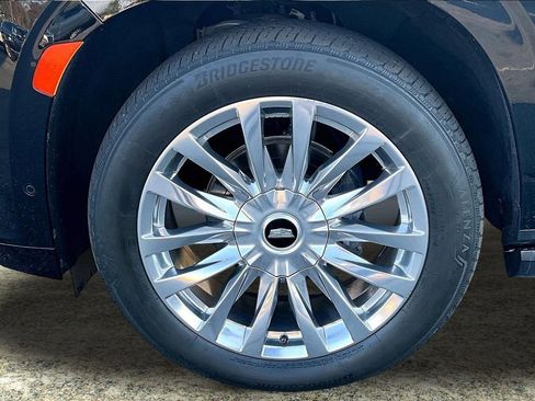 Used 2021 Cadillac Escalade ESV Premium Luxury w/ Driver Assist Tech Package image 35