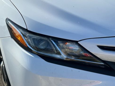 Used 2019 Toyota Camry SE FWD image 14