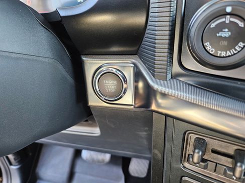 Used 2025 Ford F150 Raptor AWD/4WD image 22