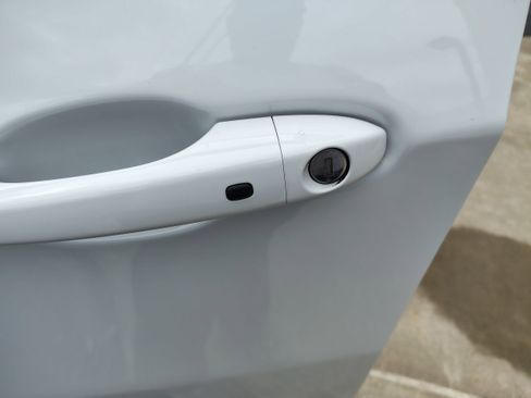 Used 2024 Jeep Compass Latitude image 15