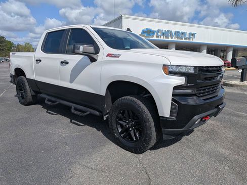 Used 2019 Chevrolet Silverado 1500 LT Trail Boss image 2