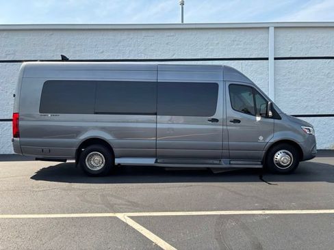 Used 2023 Mercedes-Benz Sprinter 3500 w/ Parking Package image 8