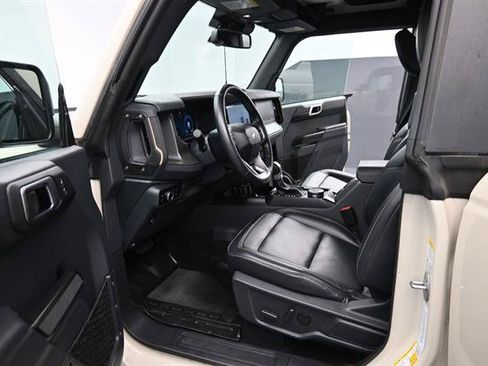 Used 2025 Ford Bronco Badlands AWD/4WD image 10