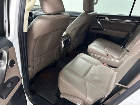 Used 2022 Lexus GX 460 Luxury w/ Sport Design Package AWD/4WD image 15