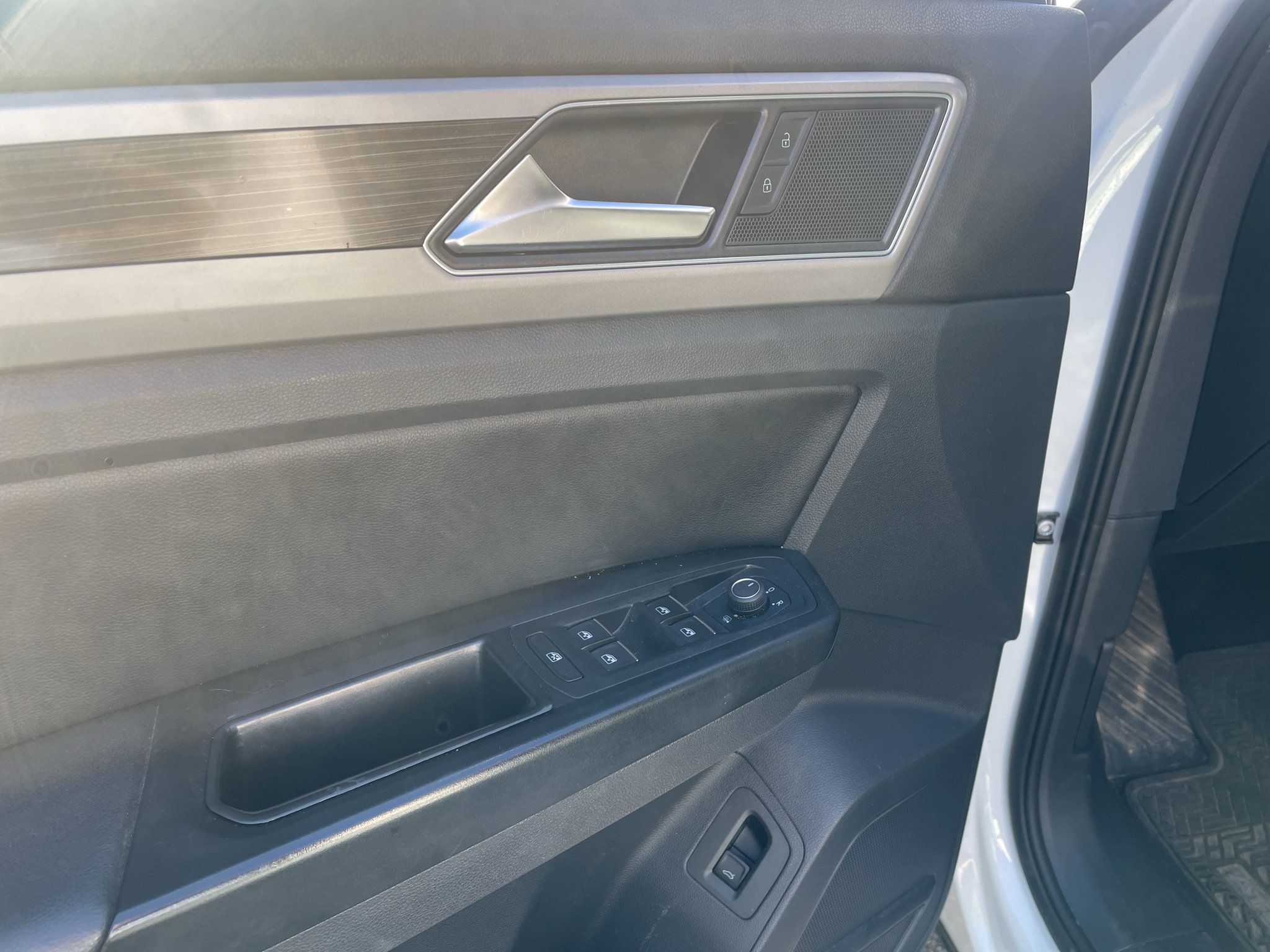 Used 2019 Volkswagen Atlas SE w/ Towing Package FWD image 13