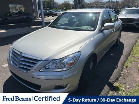 Used 2011 Hyundai Genesis 3.8 w/ Technology Pkg 4 image 2