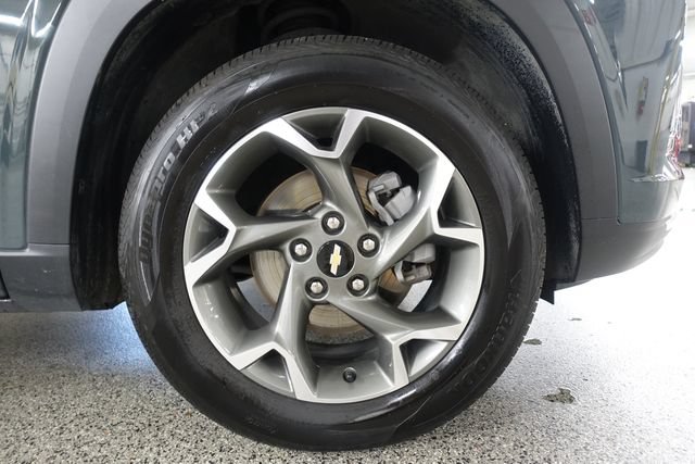 Used 2025 Chevrolet Trax LT FWD image 26