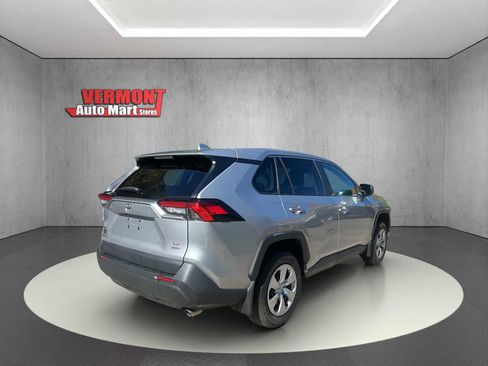Used 2022 Toyota RAV4 LE image 7