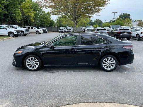 Used 2022 Toyota Camry LE FWD image 4