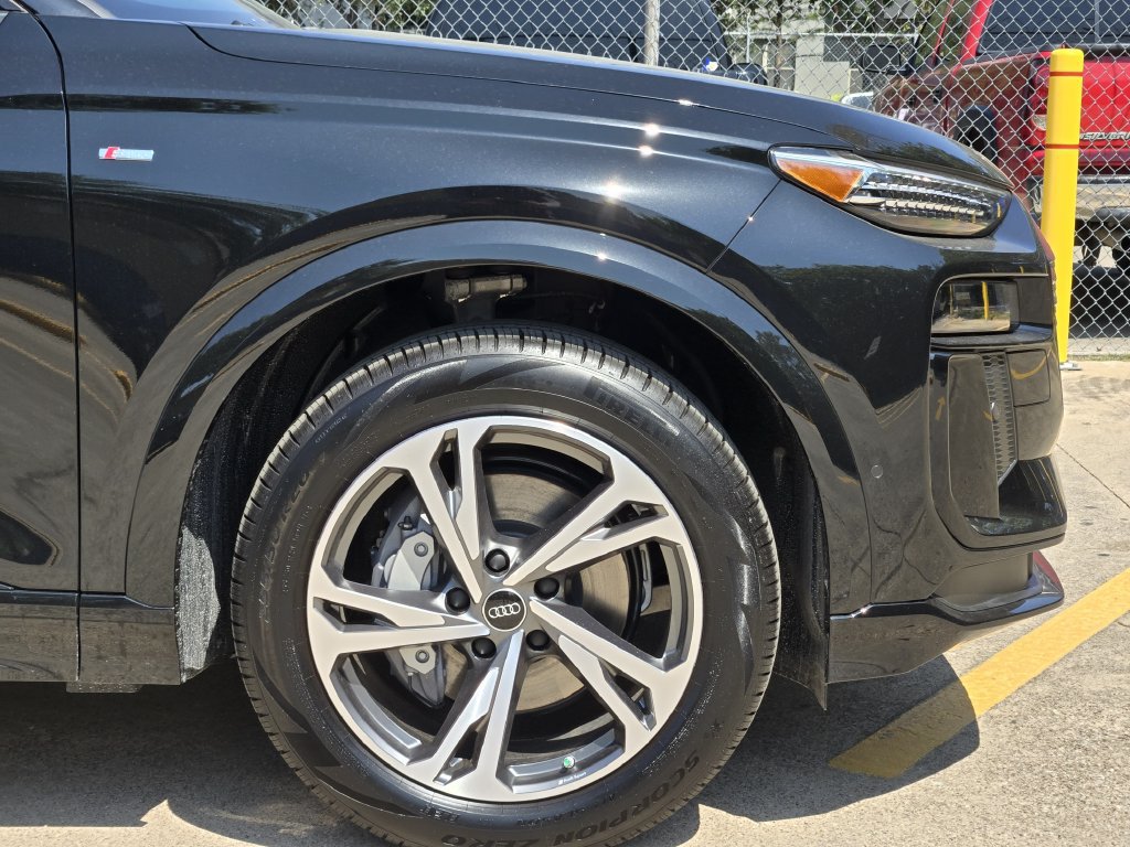 New 2027 Audi Q6 e-tron Premium Plus AWD/4WD image 13
