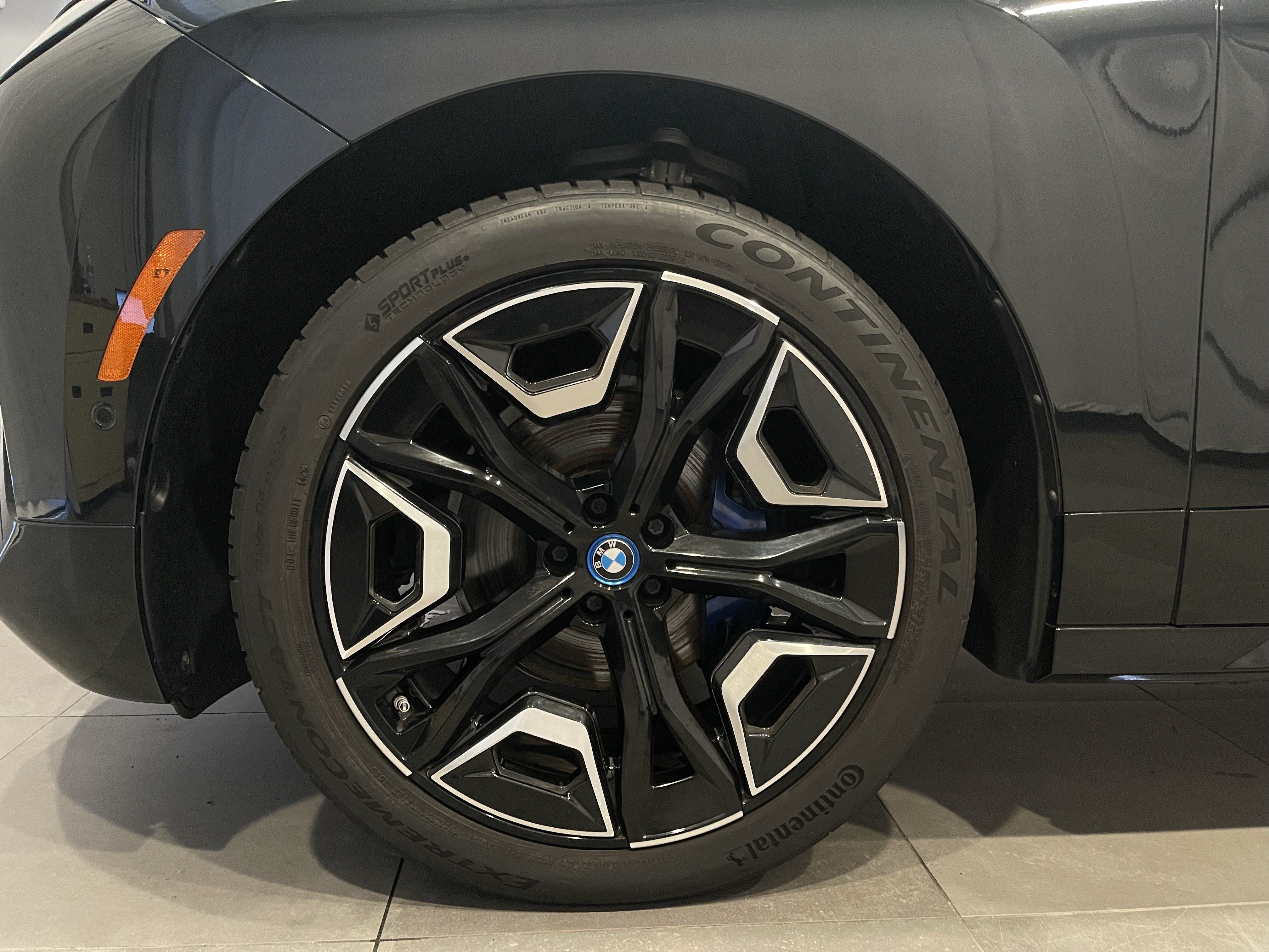 Certified 2024 BMW iX xDrive50 w/ Premium Package AWD/4WD image 7