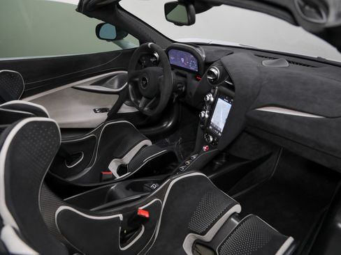 Used 2022 McLaren 765LT RWD image 35