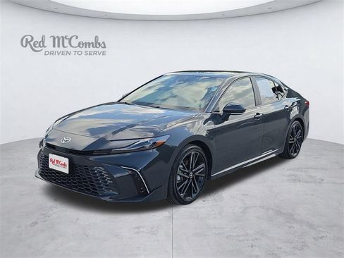 Used 2025 Toyota Camry XSE FWD image 1