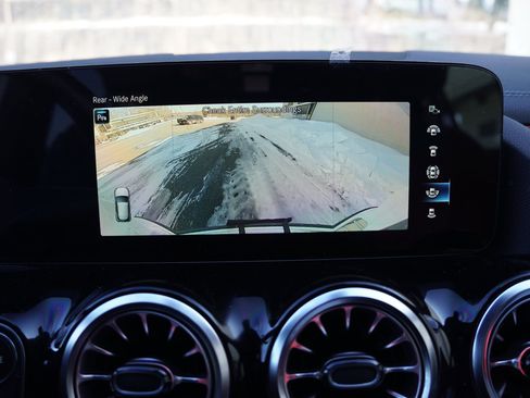 Used 2023 Mercedes-Benz GLA 250 4MATIC image 21