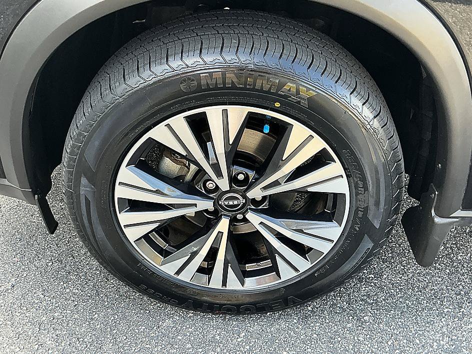 Certified 2023 Nissan Rogue SV FWD image 8