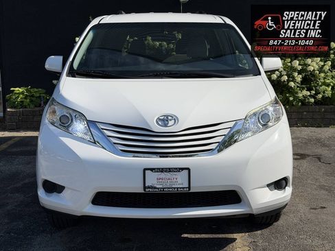 Used 2016 Toyota Sienna LE FWD image 10
