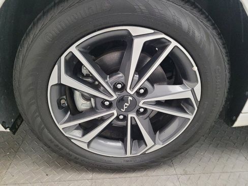 Used 2024 Kia Forte LXS FWD image 31