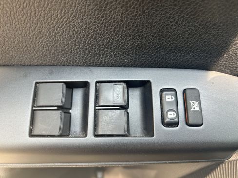 Used 2018 Toyota RAV4 XLE AWD/4WD image 16