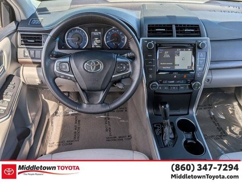 Used 2017 Toyota Camry XLE w/ Moonroof Package FWD image 33