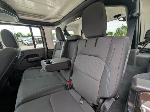 Used 2022 Jeep Wrangler Unlimited Rubicon 4xe w/ Cold Weather Group image 16